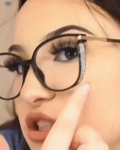 ✨WOMEN'S PORTABLE FASHION ANTI-BLUE LIGHT READING GLASSES